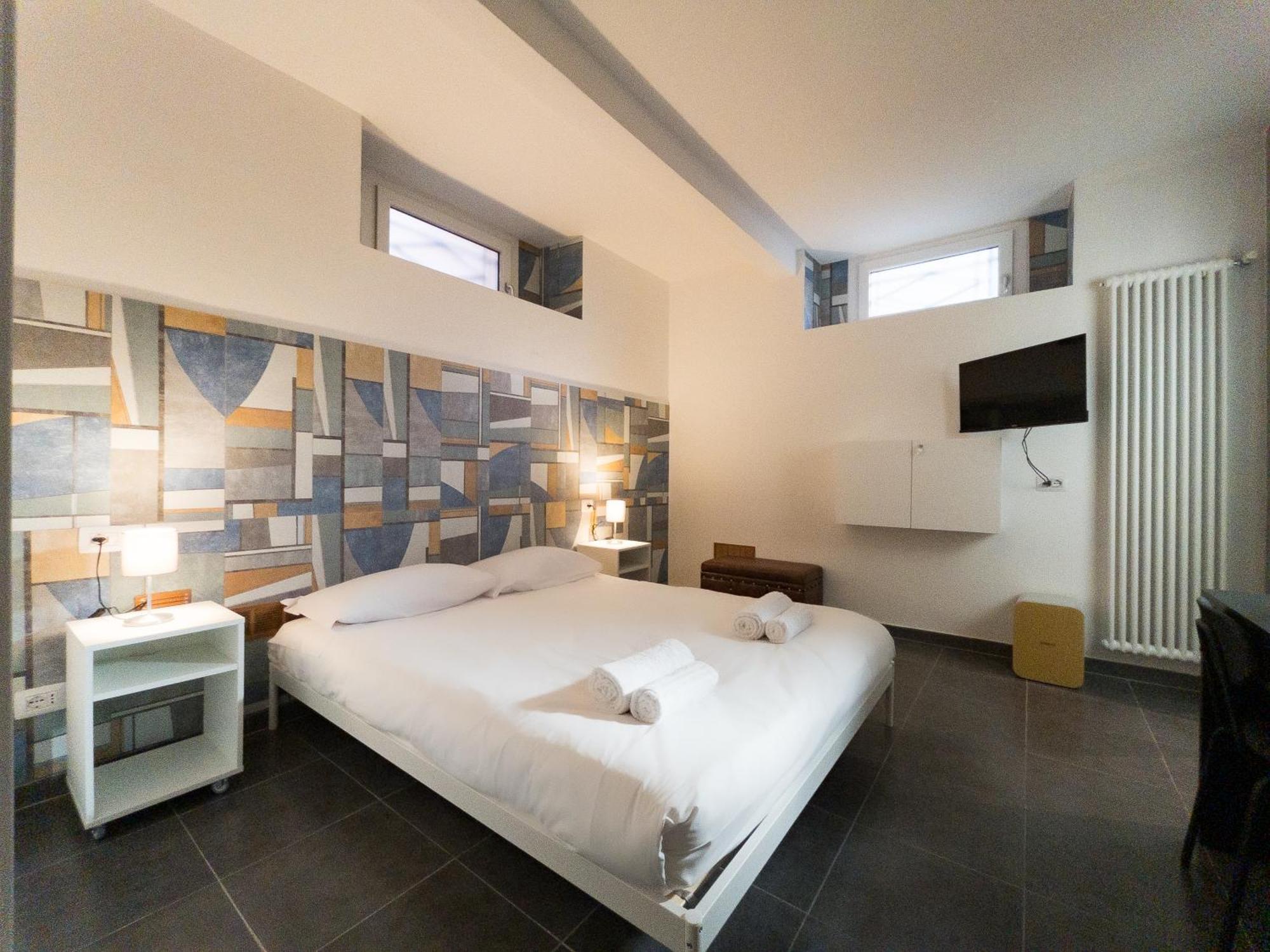 Rrrapido Holy Suites And Rooms - Via Sardegna Milan Extérieur photo