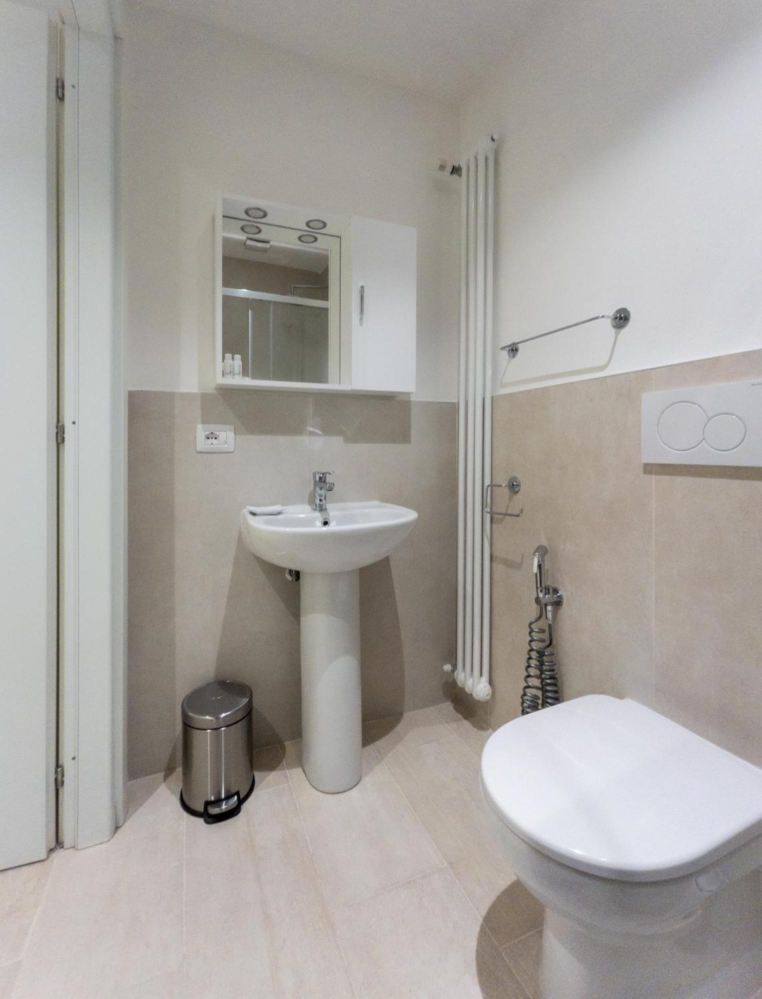 Rrrapido Holy Suites And Rooms - Via Sardegna Milan Extérieur photo