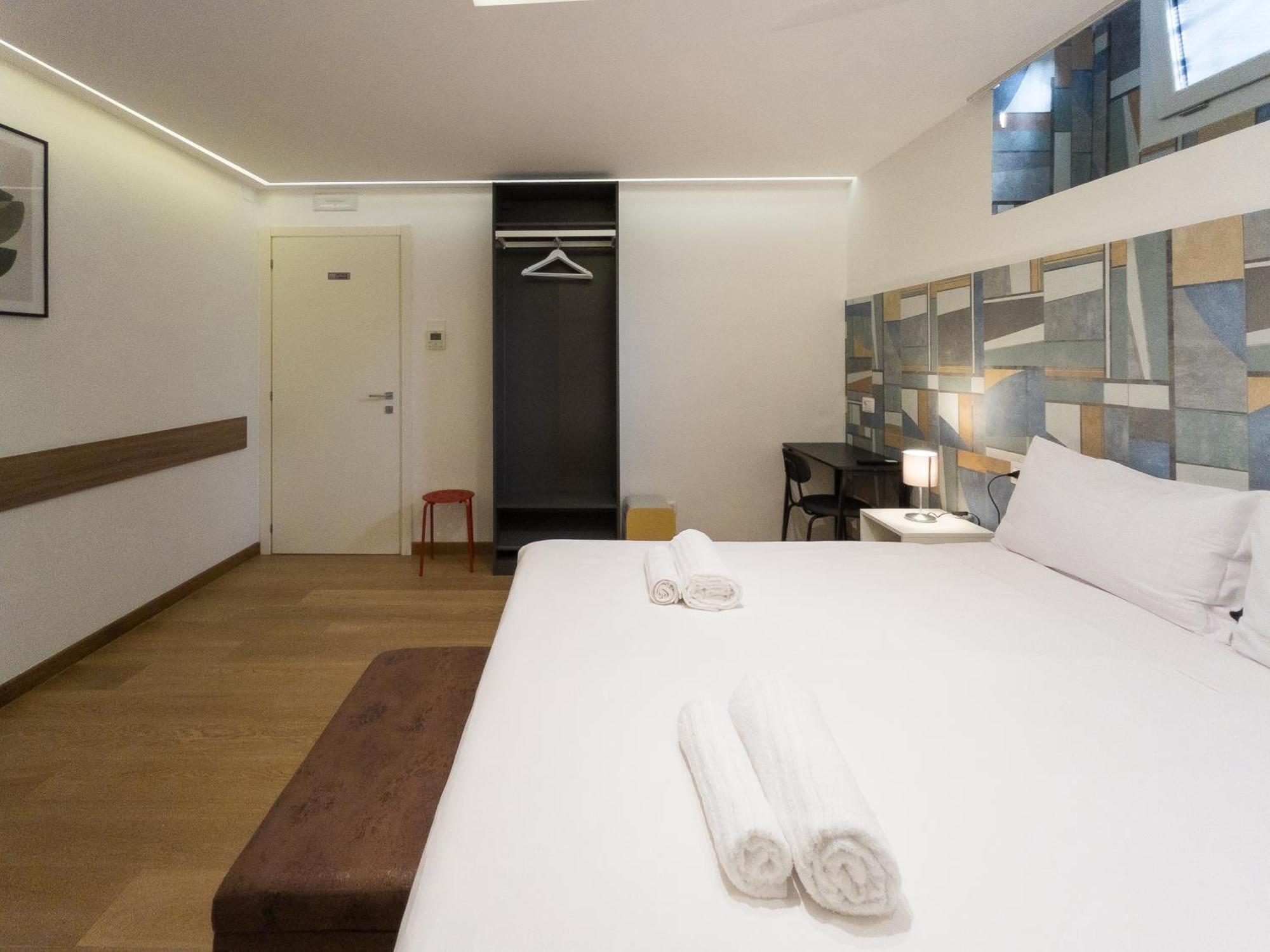 Rrrapido Holy Suites And Rooms - Via Sardegna Milan Extérieur photo